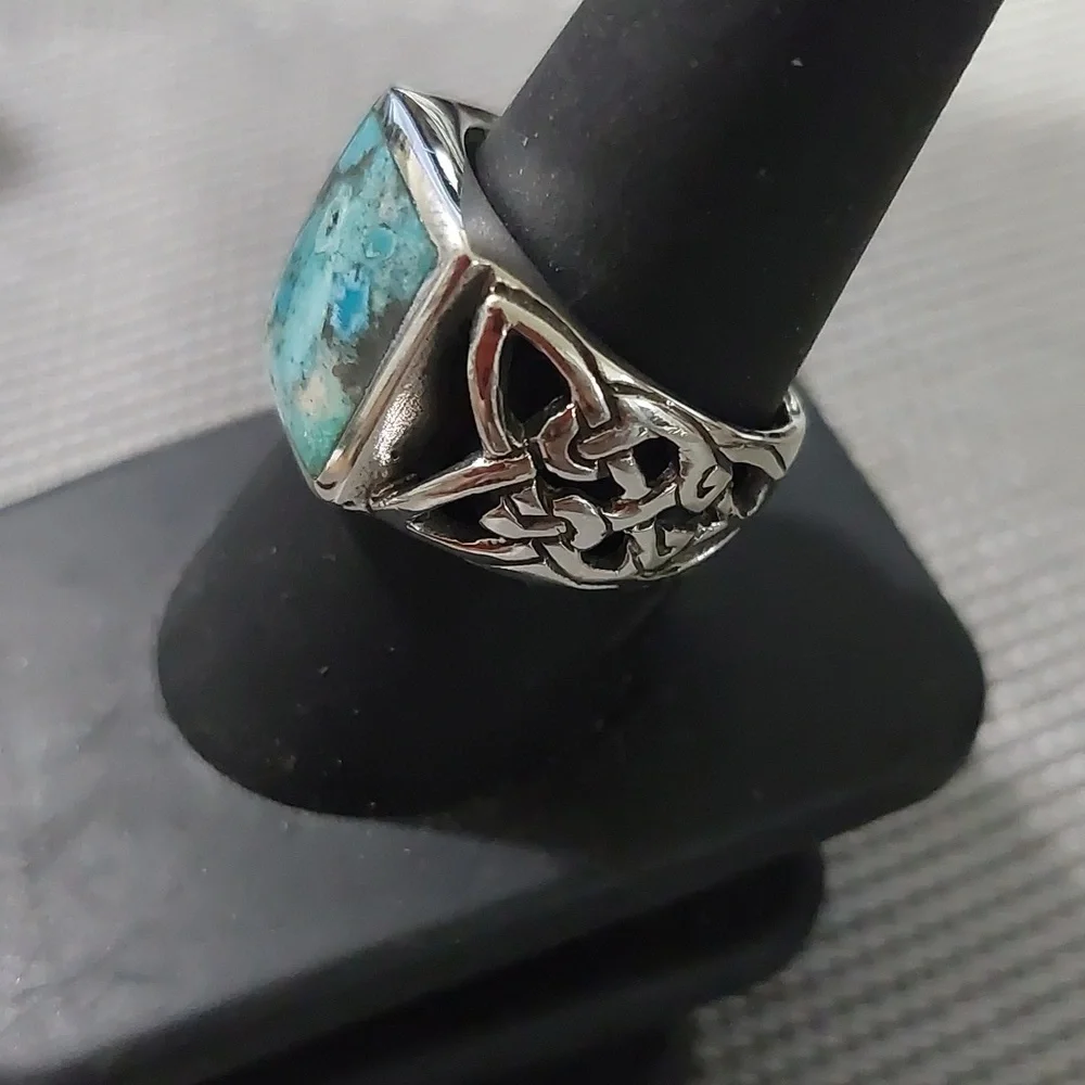 N/A turquoise ring